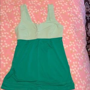 Lululemon size 6